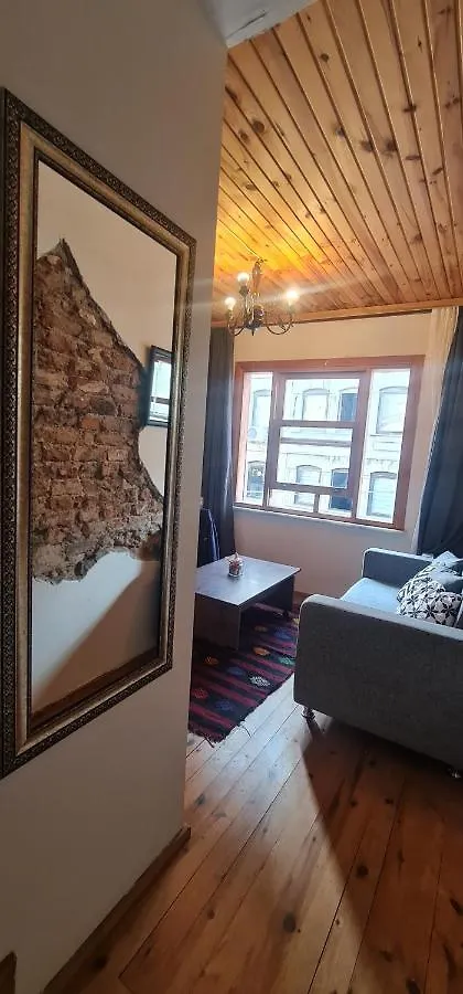 Galata Duplex Apt. *Balcony* 1 Min To Metro Stn. Apartment Istanbul