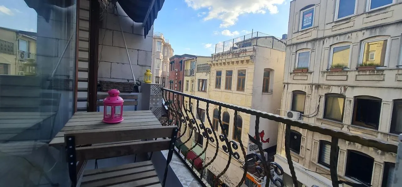 Galata Duplex Apt. *Balcony* 1 Min To Metro Stn. Apartment Istanbul Turkey